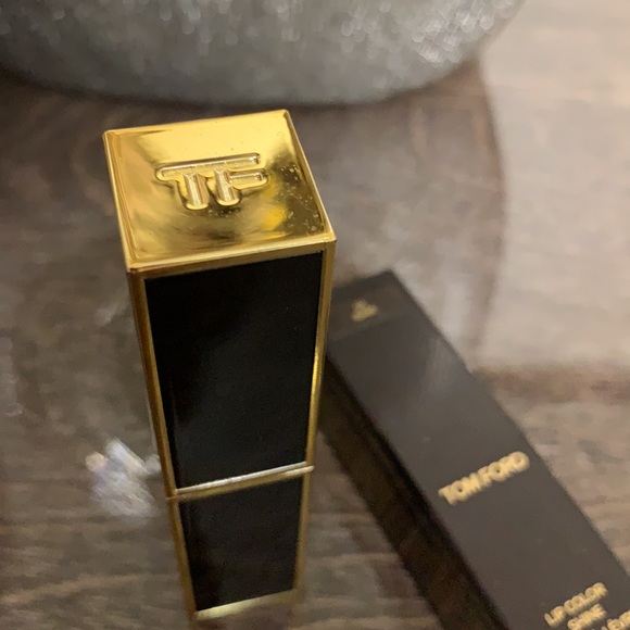 Tom Ford Lip Color Shine #05 Bare - Picture 7 of 10